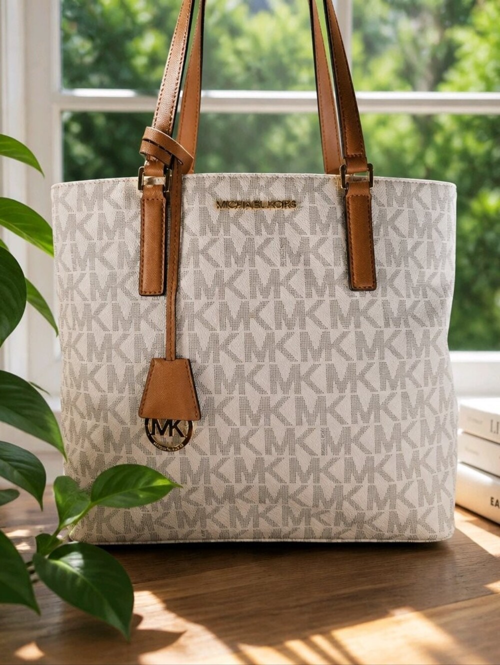 Michael Kors Tote Bag Vanilla Cream & Tan MK Signature East West Tote Purse
